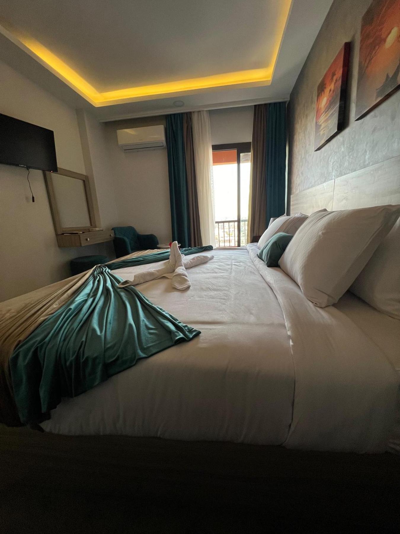 Mar Charbel Hotel Каїр Екстер'єр фото