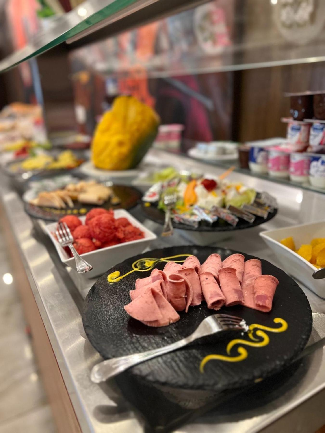 Mar Charbel Hotel Каїр Екстер'єр фото