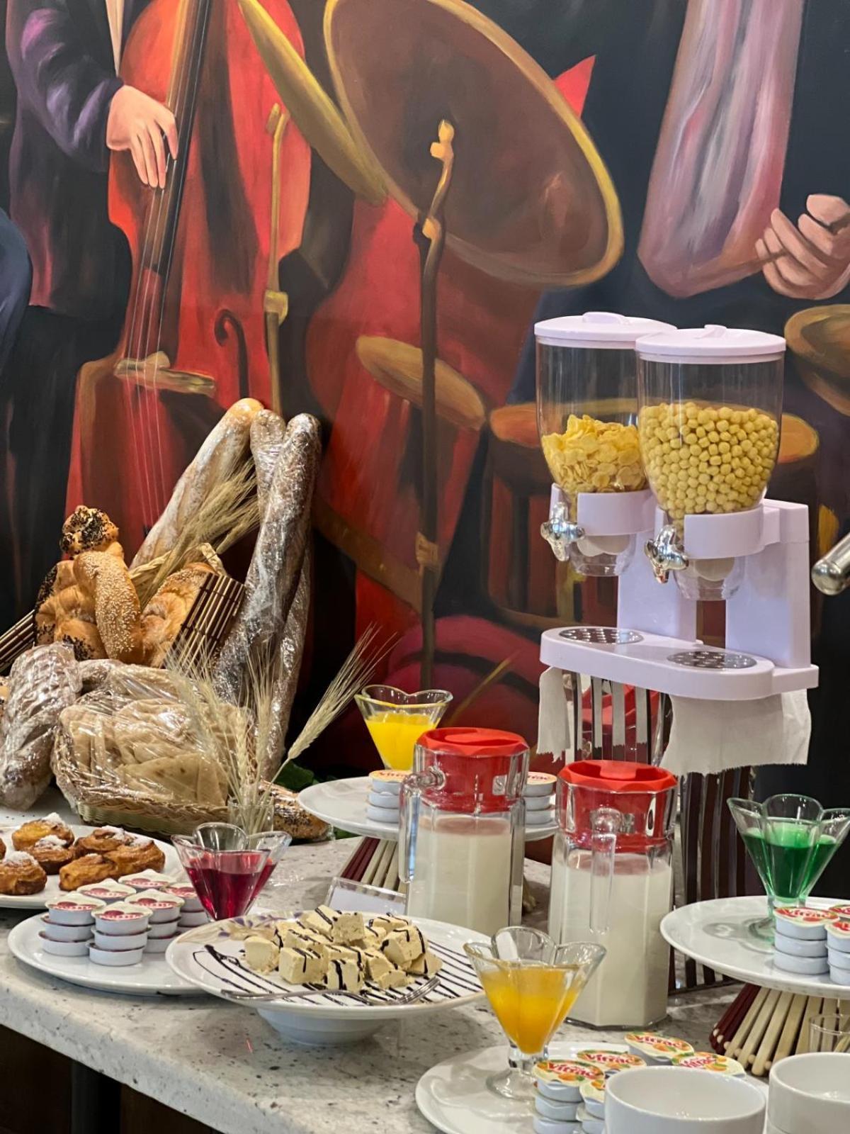 Mar Charbel Hotel Каїр Екстер'єр фото